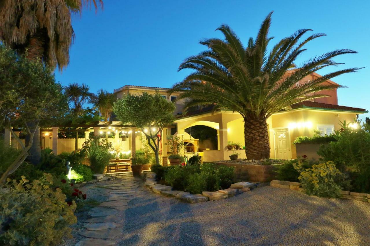 Villa Lantana Vir Dış mekan fotoğraf